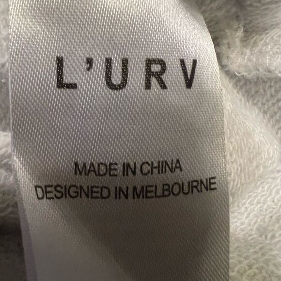 Solar Mist Sweatshirt in Sky
L'urv
Color:Sky L - Picture 9 of 10